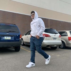 Meet your Posher, Griffin